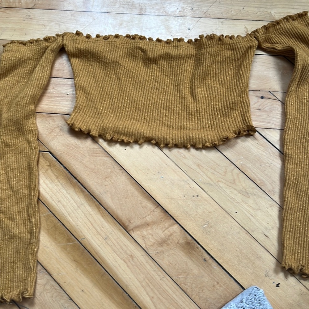 5/$15 off shoulder top